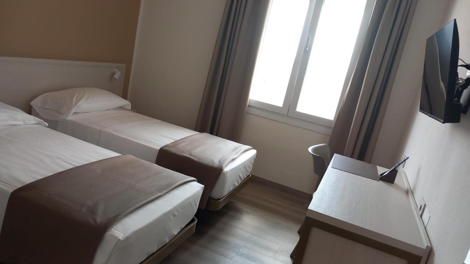 Hotel Donatello 모데나 외부 사진